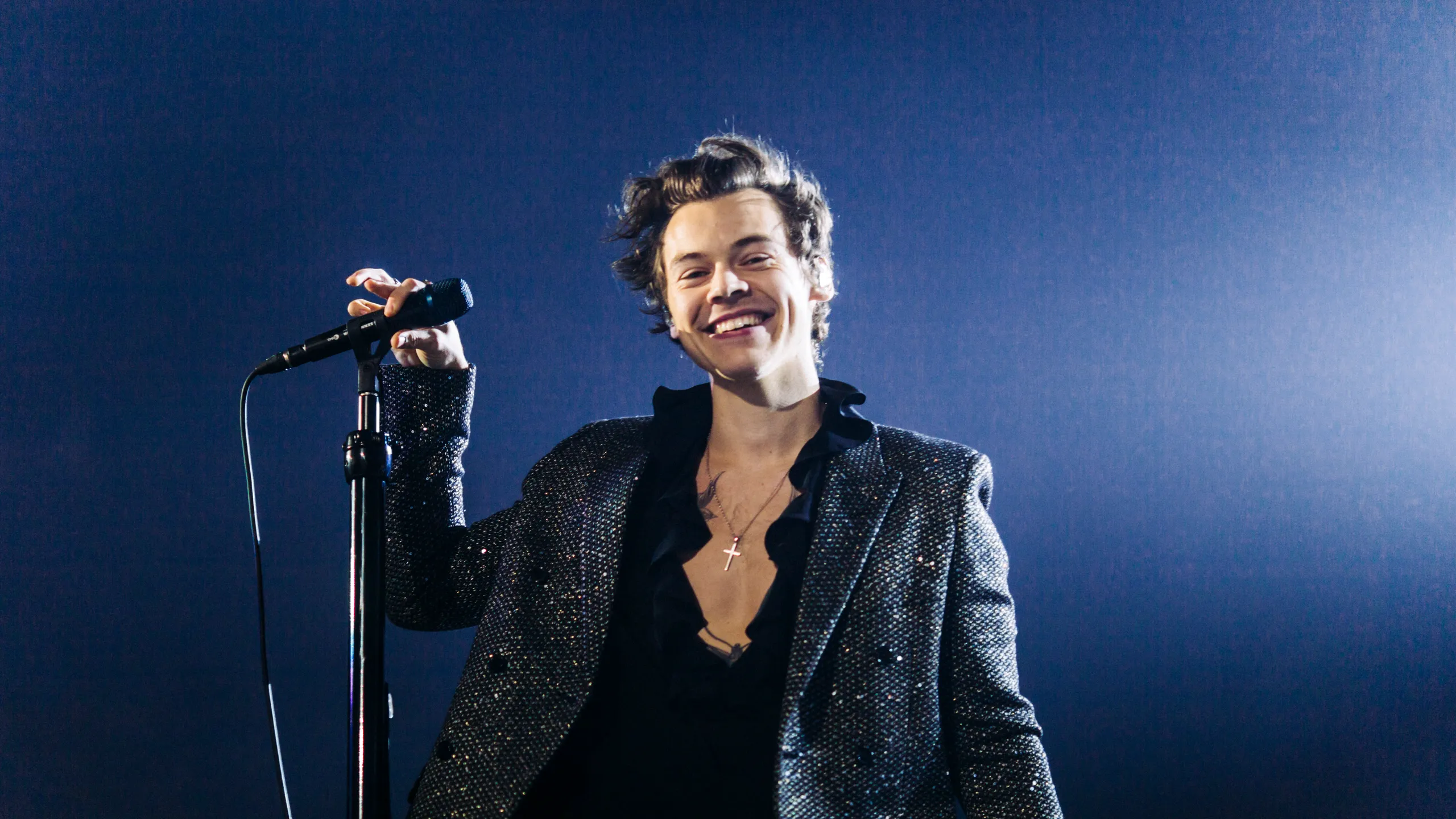 Ranking all 42 of Harry Styles' Love on Tour Outfits!