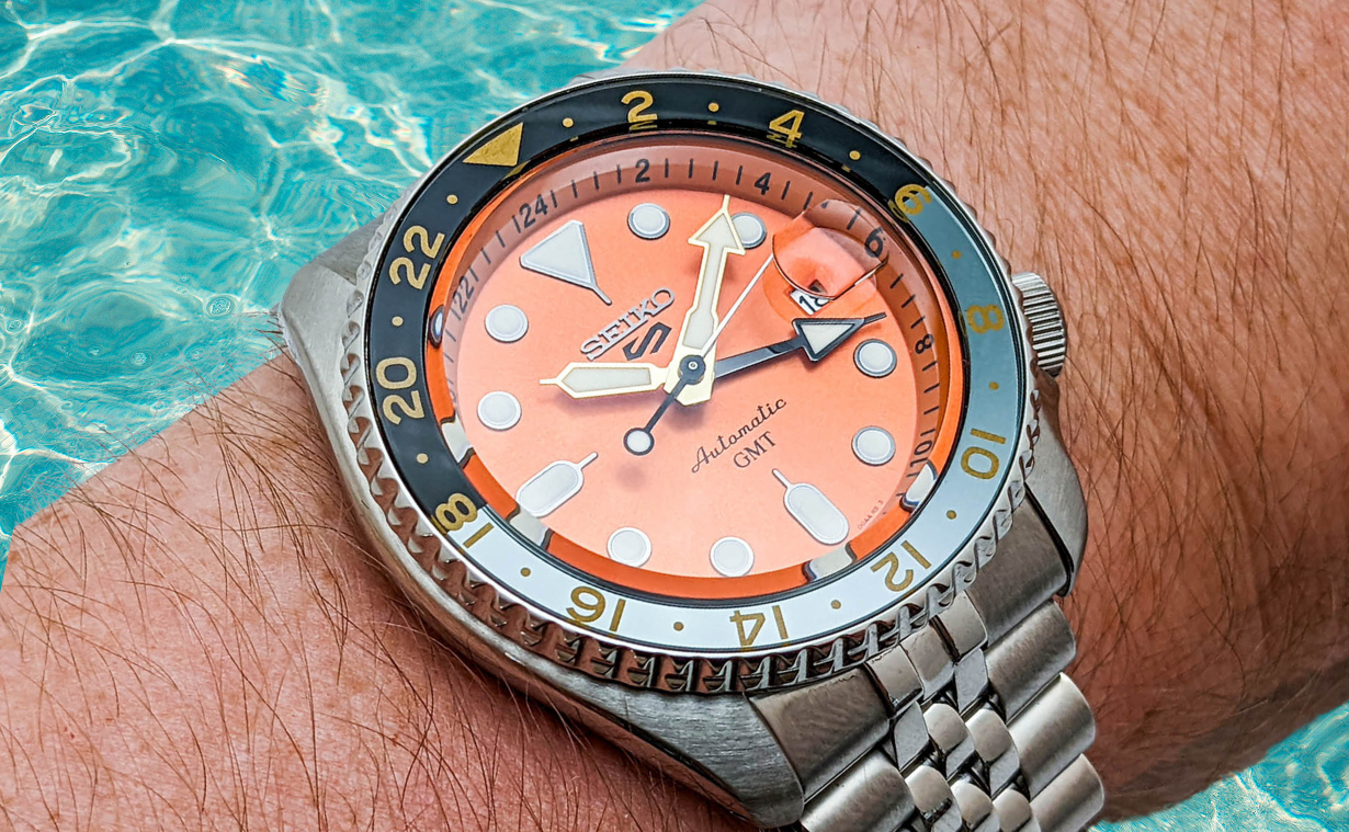 Splash [38mm] - White Full Lume | Adventure watches, Durable watches, Steel  bracelet