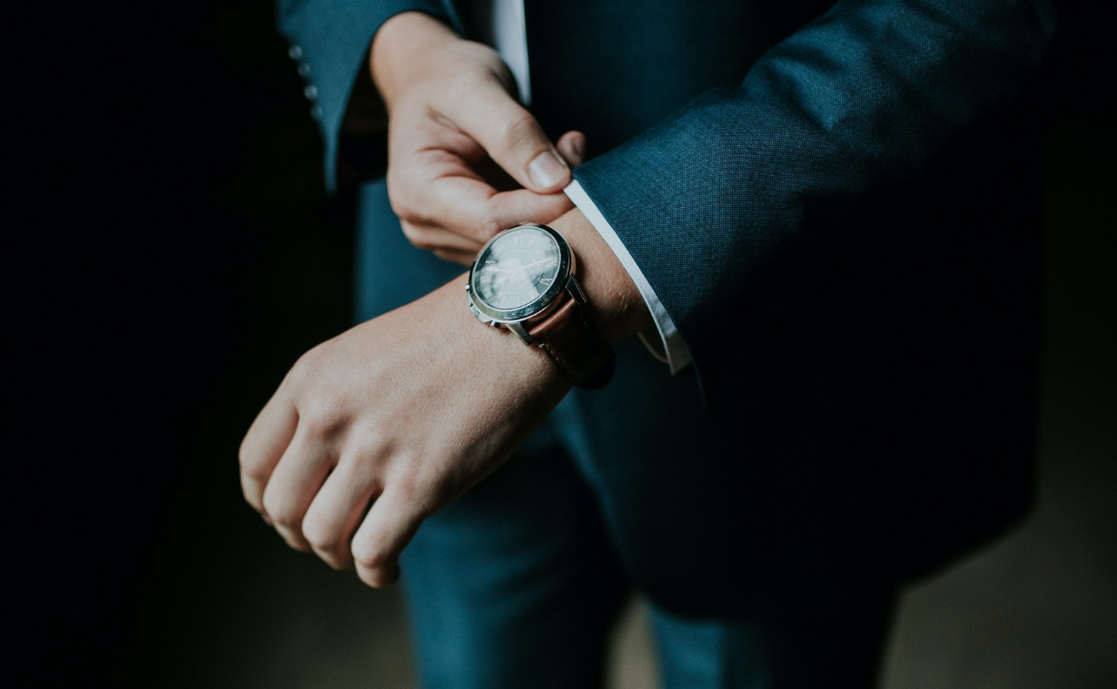 Best watch to shop wear with a suit