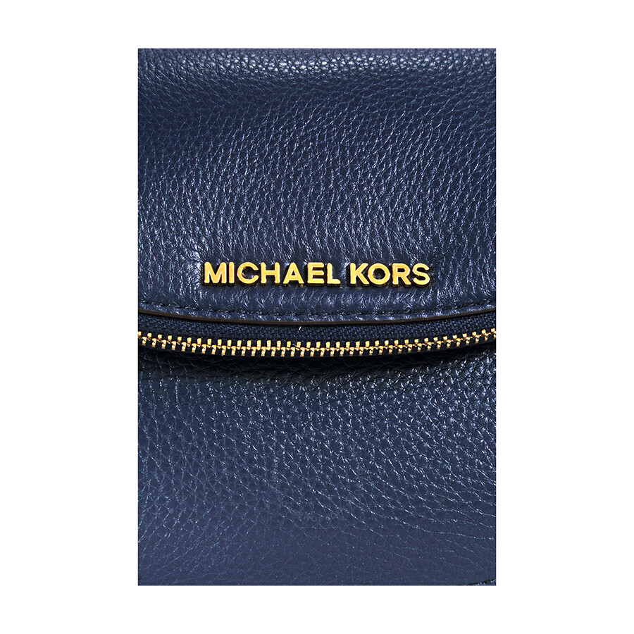 navy and white michael kors bag